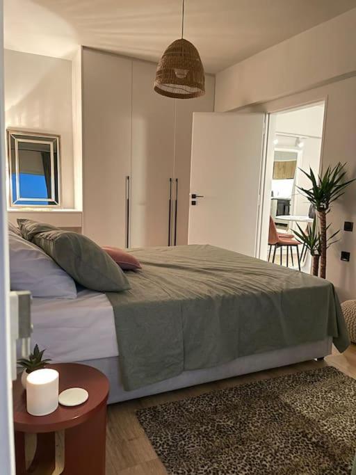 Cozy Apartment Opposite The Beach アテネ エクステリア 写真
